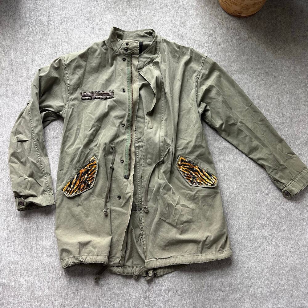 $468 Le Superbe Hotel California Anorak jacket in green with sequin back - Picture 2 of 9